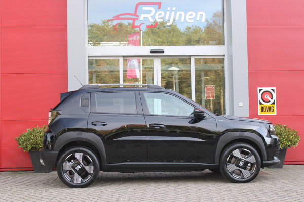 Fiat Grande Panda LA PRIMA 11 kW 44 kWh | WINTER PACK: (VERWARMBARE VOORSTOELEN, VERWARMBAAR STUURWIEL, VERWARMBARE VOORRUIT) | 17" LICHTMETALEN VELGEN "GLOSSY BLACK" | ELEKTRISCH INKLAPBARE BUITENSPIEGELS | MIDDENARMSTEUN VOOR | NAVIGATIE | DRAADLOZE TELEFOONLADER | ACHTERUITRIJ CAMERA MET DYNAMISCHE HULPLIJNEN | REGENSENSOR | CLIMATE CONTROL | DAB+ RADIO | DRAADLOZE APPLE CARPLAY/ANDROID AUTO | GETINTE ACHTERRUITEN | PARKEERSENSOREN VOOR EN ACHTER | CINEMA BLACK |
