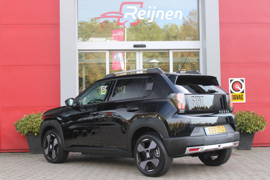 Fiat Grande Panda LA PRIMA 11 kW 44 kWh | WINTER PACK: (VERWARMBARE VOORSTOELEN, VERWARMBAAR STUURWIEL, VERWARMBARE VOORRUIT) | 17" LICHTMETALEN VELGEN "GLOSSY BLACK" | ELEKTRISCH INKLAPBARE BUITENSPIEGELS | MIDDENARMSTEUN VOOR | NAVIGATIE | DRAADLOZE TELEFOONLADER | ACHTERUITRIJ CAMERA MET DYNAMISCHE HULPLIJNEN | REGENSENSOR | CLIMATE CONTROL | DAB+ RADIO | DRAADLOZE APPLE CARPLAY/ANDROID AUTO | GETINTE ACHTERRUITEN | PARKEERSENSOREN VOOR EN ACHTER | CINEMA BLACK |