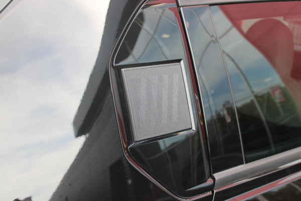 Fiat Grande Panda LA PRIMA 11 kW 44 kWh | WINTER PACK: (VERWARMBARE VOORSTOELEN, VERWARMBAAR STUURWIEL, VERWARMBARE VOORRUIT) | 17" LICHTMETALEN VELGEN "GLOSSY BLACK" | ELEKTRISCH INKLAPBARE BUITENSPIEGELS | MIDDENARMSTEUN VOOR | NAVIGATIE | DRAADLOZE TELEFOONLADER | ACHTERUITRIJ CAMERA MET DYNAMISCHE HULPLIJNEN | REGENSENSOR | CLIMATE CONTROL | DAB+ RADIO | DRAADLOZE APPLE CARPLAY/ANDROID AUTO | GETINTE ACHTERRUITEN | PARKEERSENSOREN VOOR EN ACHTER | CINEMA BLACK |