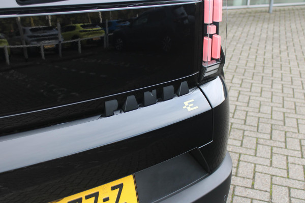 Fiat Grande Panda LA PRIMA 11 kW 44 kWh | WINTER PACK: (VERWARMBARE VOORSTOELEN, VERWARMBAAR STUURWIEL, VERWARMBARE VOORRUIT) | 17" LICHTMETALEN VELGEN "GLOSSY BLACK" | ELEKTRISCH INKLAPBARE BUITENSPIEGELS | MIDDENARMSTEUN VOOR | NAVIGATIE | DRAADLOZE TELEFOONLADER | ACHTERUITRIJ CAMERA MET DYNAMISCHE HULPLIJNEN | REGENSENSOR | CLIMATE CONTROL | DAB+ RADIO | DRAADLOZE APPLE CARPLAY/ANDROID AUTO | GETINTE ACHTERRUITEN | PARKEERSENSOREN VOOR EN ACHTER | CINEMA BLACK |