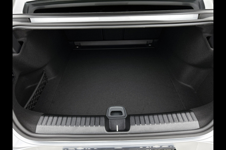 Mercedes-Benz C-Klasse 400 4MATIC Launch Edition 94 kWh | Premium pakket | Winterpakket | Nightpakket | Vast panoramadak | Burmester Surround Sound | 20” multispaakse AMG-velgen | Augmented Reality navigatie | URBAN GUARD |