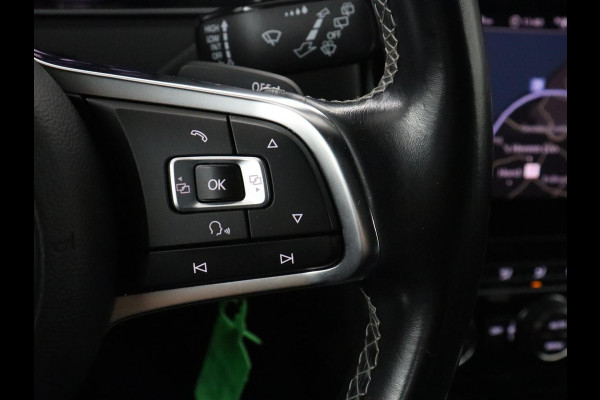 Volkswagen Golf Variant 1.0 TSI Highline Business R | Adaptive cruise | Park assist | Trekhaak | Navigatie | Carplay | Climate control| Full LED | R-Line |