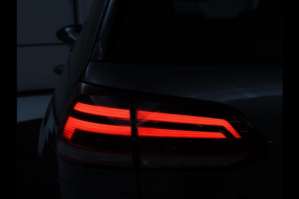 Volkswagen Golf Variant 1.0 TSI Highline Business R | Adaptive cruise | Park assist | Trekhaak | Navigatie | Carplay | Climate control| Full LED | R-Line |