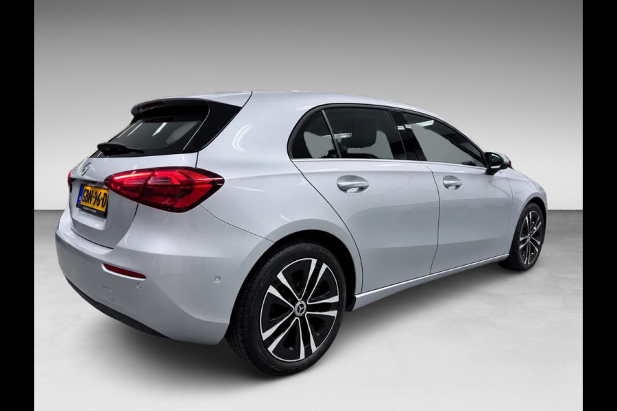 Mercedes-Benz A-Klasse 180 BUSINESS EDITION AUTOMAAT/NAVI/ECC/PDC/CRUISE///