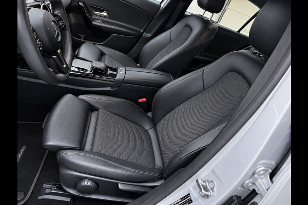 Mercedes-Benz A-Klasse 180 BUSINESS EDITION AUTOMAAT/NAVI/ECC/PDC/CRUISE///
