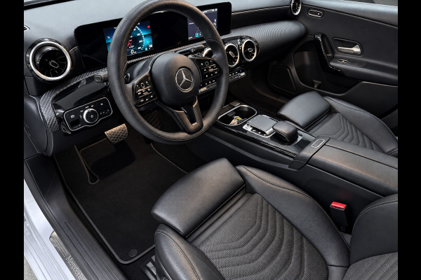 Mercedes-Benz A-Klasse 180 BUSINESS EDITION AUTOMAAT/NAVI/ECC/PDC/CRUISE///