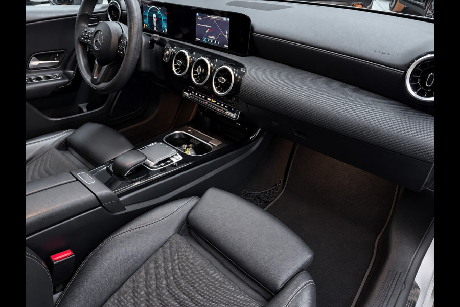 Mercedes-Benz A-Klasse 180 BUSINESS EDITION AUTOMAAT/NAVI/ECC/PDC/CRUISE///