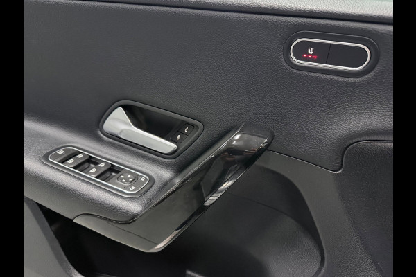 Mercedes-Benz A-Klasse 180 BUSINESS EDITION AUTOMAAT/NAVI/ECC/PDC/CRUISE///