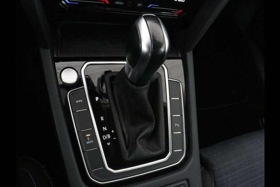 Volkswagen Passat Variant 1.4 TSI PHEV GTE Business | SOH 92,8% | Adaptive Cruise | Stoelverwarming | Massage | Camera | LED | Carplay | Climate control