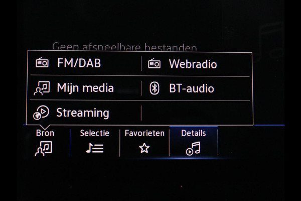 Volkswagen Passat Variant 1.4 TSI PHEV GTE Business | SOH 92,8% | Adaptive Cruise | Stoelverwarming | Massage | Camera | LED | Carplay | Climate control