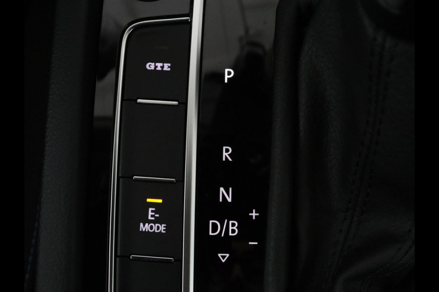 Volkswagen Passat Variant 1.4 TSI PHEV GTE Business | SOH 92,8% | Adaptive Cruise | Stoelverwarming | Massage | Camera | LED | Carplay | Climate control