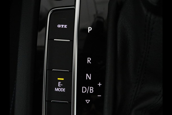 Volkswagen Passat Variant 1.4 TSI PHEV GTE Business | SOH 92,8% | Adaptive Cruise | Stoelverwarming | Massage | Camera | LED | Carplay | Climate control