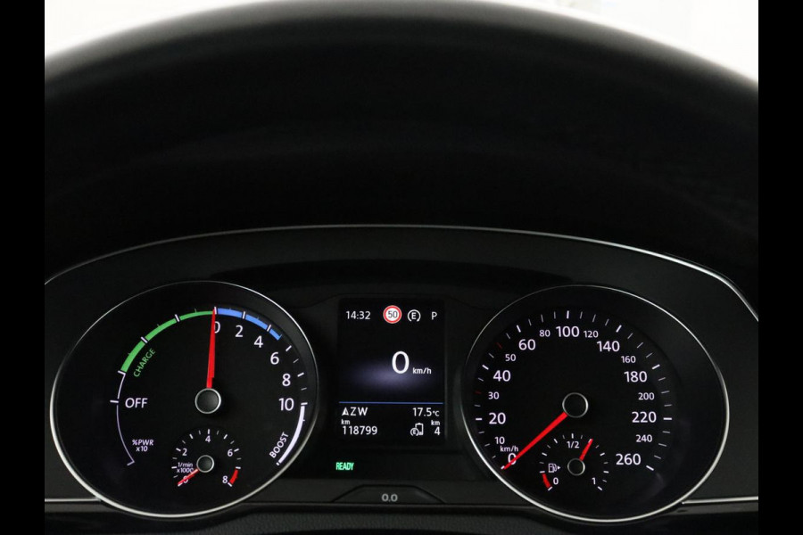 Volkswagen Passat Variant 1.4 TSI PHEV GTE Business | SOH 92,8% | Adaptive Cruise | Stoelverwarming | Massage | Camera | LED | Carplay | Climate control