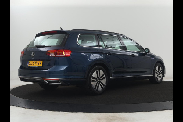 Volkswagen Passat Variant 1.4 TSI PHEV GTE Business | SOH 92,8% | Adaptive Cruise | Stoelverwarming | Massage | Camera | LED | Carplay | Climate control