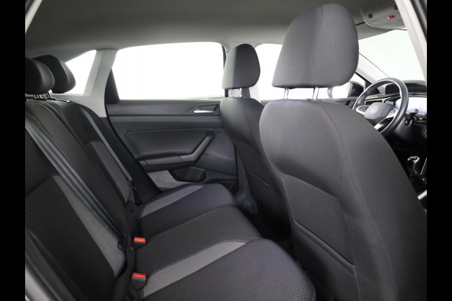 Volkswagen Taigo 1.0 TSI Life Edition 95 pk | Navigatie via App | Parkeersensoren (achter) | Achteruitrijcamera | Adaptieve cruise control | Lane assist | LED koplampen |