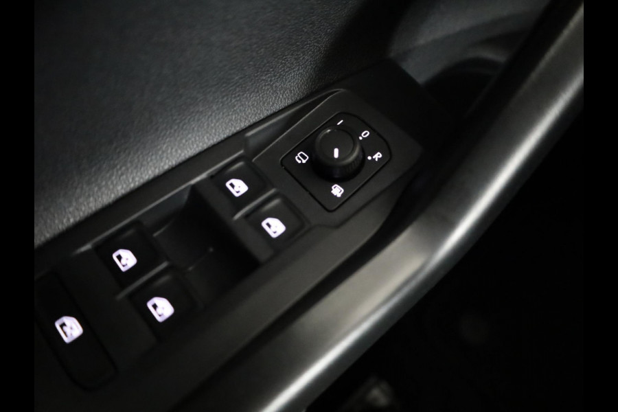 Volkswagen Taigo 1.0 TSI Life Edition 95 pk | Navigatie via App | Parkeersensoren (achter) | Achteruitrijcamera | Adaptieve cruise control | Lane assist | LED koplampen |