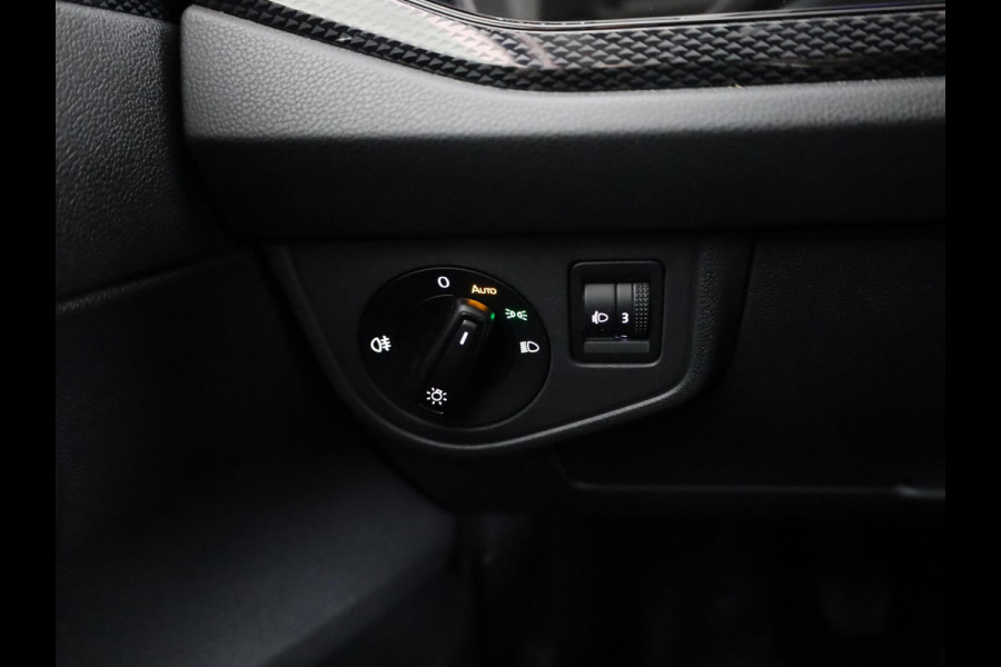 Volkswagen Taigo 1.0 TSI Life Edition 95 pk | Navigatie via App | Parkeersensoren (achter) | Achteruitrijcamera | Adaptieve cruise control | Lane assist | LED koplampen |