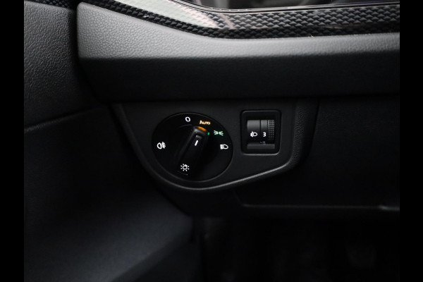 Volkswagen Taigo 1.0 TSI Life Edition 95 pk | Navigatie via App | Parkeersensoren (achter) | Achteruitrijcamera | Adaptieve cruise control | Lane assist | LED koplampen |