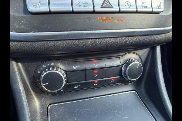 Mercedes-Benz CLA-Klasse Shooting Brake 180 AMG | Panoramadak | Camera | Navigatie | Carplay | Stoelverwarming |