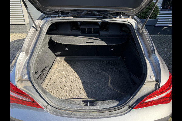Mercedes-Benz CLA-Klasse Shooting Brake 180 AMG | Panoramadak | Camera | Navigatie | Carplay | Stoelverwarming |