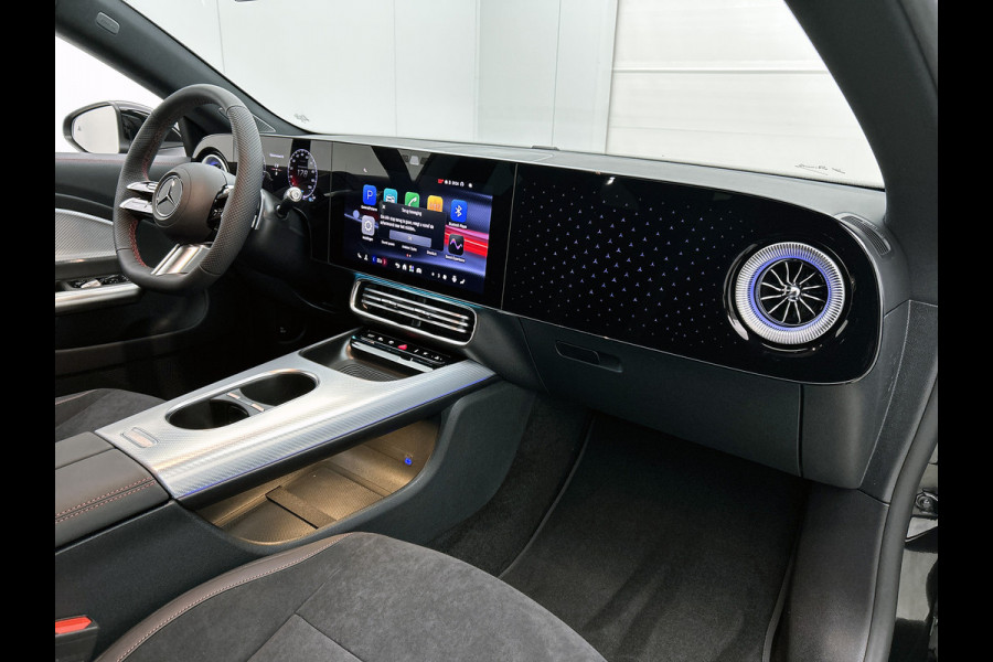 Mercedes-Benz CLA-Klasse Shooting Brake 250+ Business Solution AMG 85.5 kWh | Trekhaak | Panoramadak | Adapt. Cruise Control | Parkeerassistent | Smartphone Integratie |