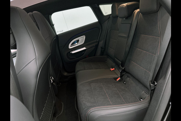 Mercedes-Benz CLA-Klasse Shooting Brake 250+ Business Solution AMG 85.5 kWh | Trekhaak | Panoramadak | Adapt. Cruise Control | Parkeerassistent | Smartphone Integratie |