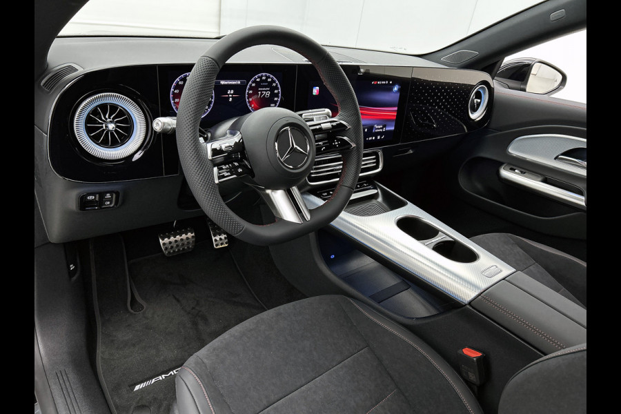 Mercedes-Benz CLA-Klasse Shooting Brake 250+ Business Solution AMG 85.5 kWh | Trekhaak | Panoramadak | Adapt. Cruise Control | Parkeerassistent | Smartphone Integratie |