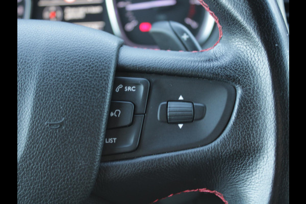 Toyota ProAce Worker 2.0 D-4D Professional Long DC | AUTOMAAT | LEDEREN BEKLEDING |