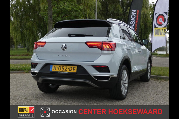 Volkswagen T-Roc 1.0 TSI Style Plus Pack | 17"inch | Two-Tone | Privacy | 2xPDC |