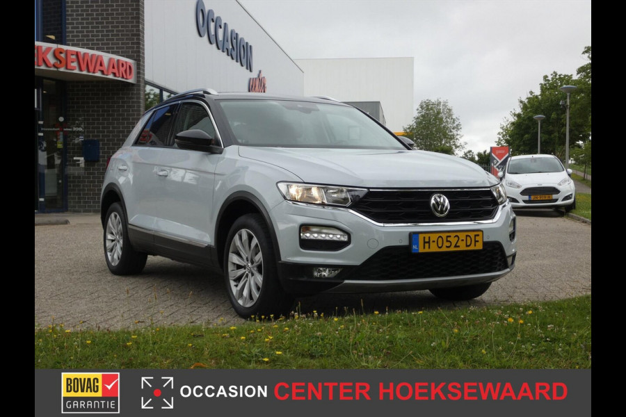 Volkswagen T-Roc 1.0 TSI Style Plus Pack | 17"inch | Two-Tone | Privacy | 2xPDC |