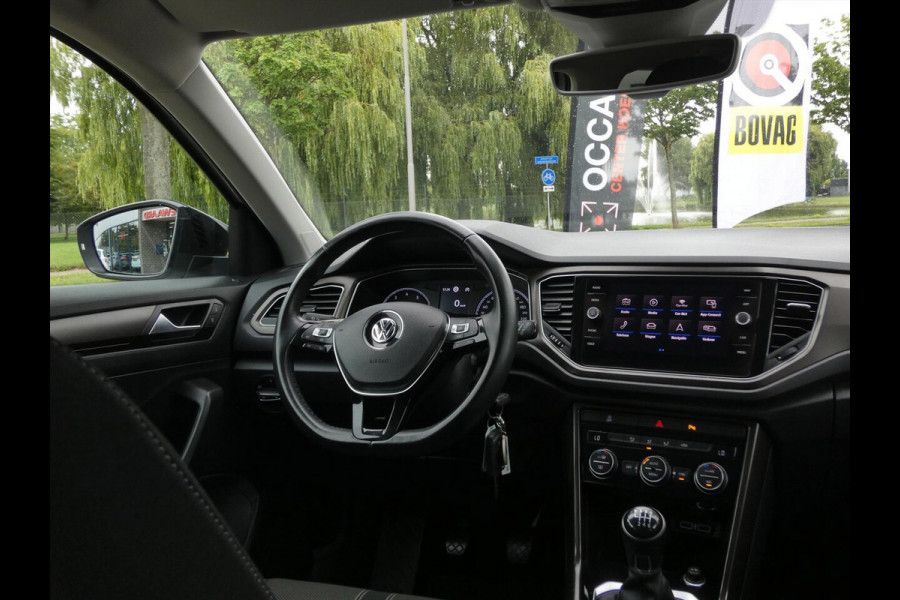 Volkswagen T-Roc 1.0 TSI Style Plus Pack | 17"inch | Two-Tone | Privacy | 2xPDC |