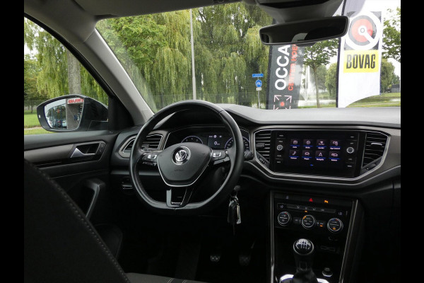 Volkswagen T-Roc 1.0 TSI Style Plus Pack | 17"inch | Two-Tone | Privacy | 2xPDC |