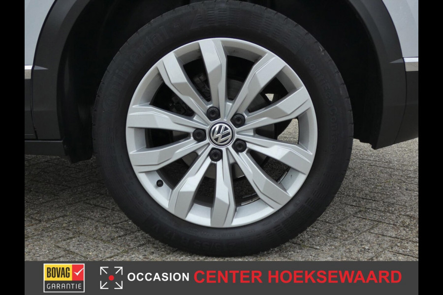 Volkswagen T-Roc 1.0 TSI Style Plus Pack | 17"inch | Two-Tone | Privacy | 2xPDC |