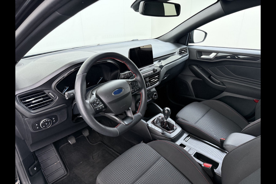 Ford FOCUS Wagon 125PK Hybrid ST Line Camera Apple Carplay Android Auto Navi Ecc Cruise Control Pdc Privacy Glas Lmv 18" Isofix DAB Lane Assist Origineel Nederlandse Auto