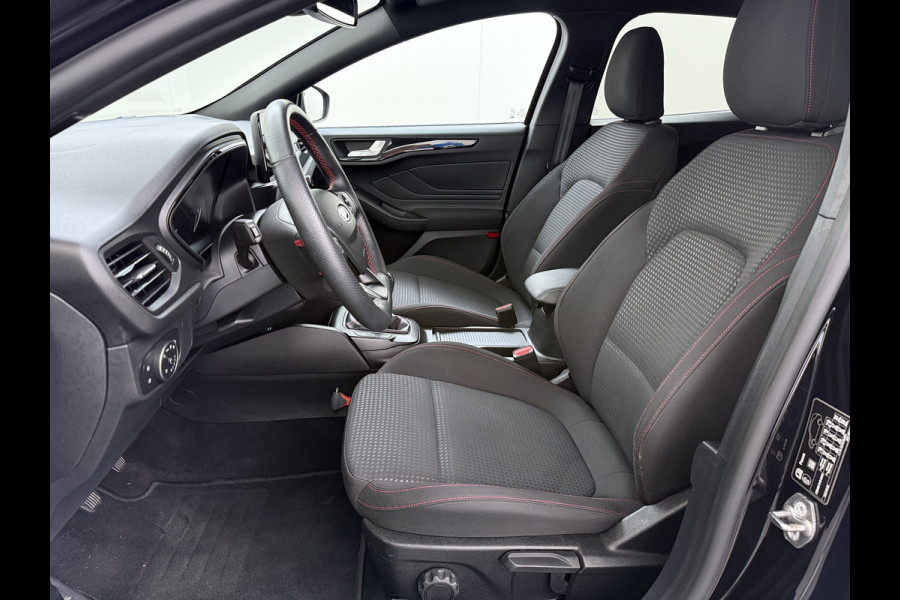 Ford FOCUS Wagon 125PK Hybrid ST Line Camera Apple Carplay Android Auto Navi Ecc Cruise Control Pdc Privacy Glas Lmv 18" Isofix DAB Lane Assist Origineel Nederlandse Auto