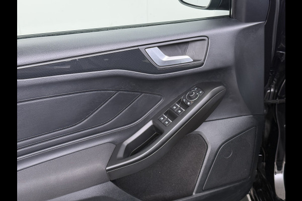 Ford FOCUS Wagon 125PK Hybrid ST Line Camera Apple Carplay Android Auto Navi Ecc Cruise Control Pdc Privacy Glas Lmv 18" Isofix DAB Lane Assist Origineel Nederlandse Auto