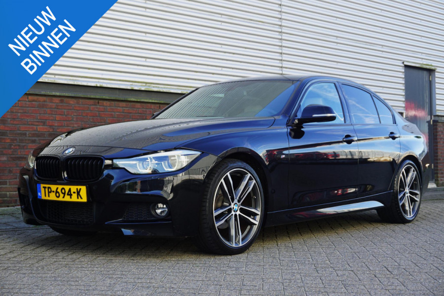 BMW 3 Serie 318i Edition M Sport Shadow Executive/19 Inch/ Carplay/Camera.