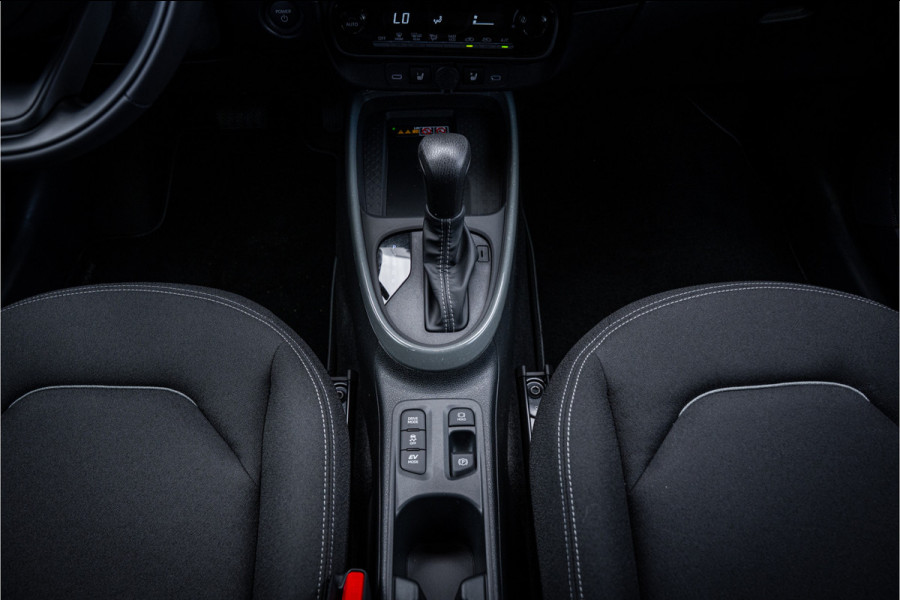 Toyota Aygo X Hybrid 115 pulse Automaat ** Stoelverwarming ** Camera ** Carplay ** Keyless