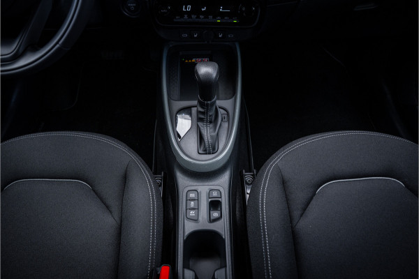 Toyota Aygo X Hybrid 115 pulse Automaat ** Stoelverwarming ** Camera ** Carplay ** Keyless
