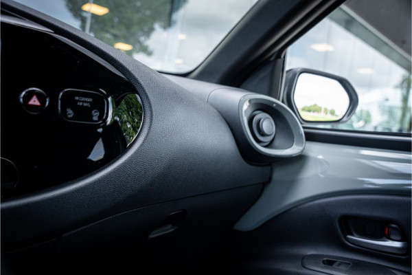 Toyota Aygo X Hybrid 115 pulse Automaat ** Stoelverwarming ** Camera ** Carplay ** Keyless