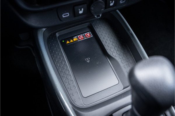 Toyota Aygo X Hybrid 115 pulse Automaat ** Stoelverwarming ** Camera ** Carplay ** Keyless