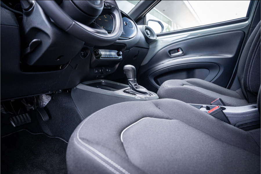 Toyota Aygo X Hybrid 115 pulse Automaat ** Stoelverwarming ** Camera ** Carplay ** Keyless