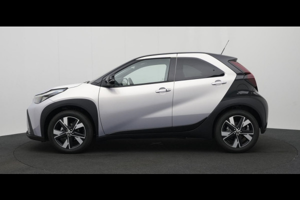 Toyota Aygo X Hybrid 115 pulse Automaat ** Stoelverwarming ** Camera ** Carplay ** Keyless
