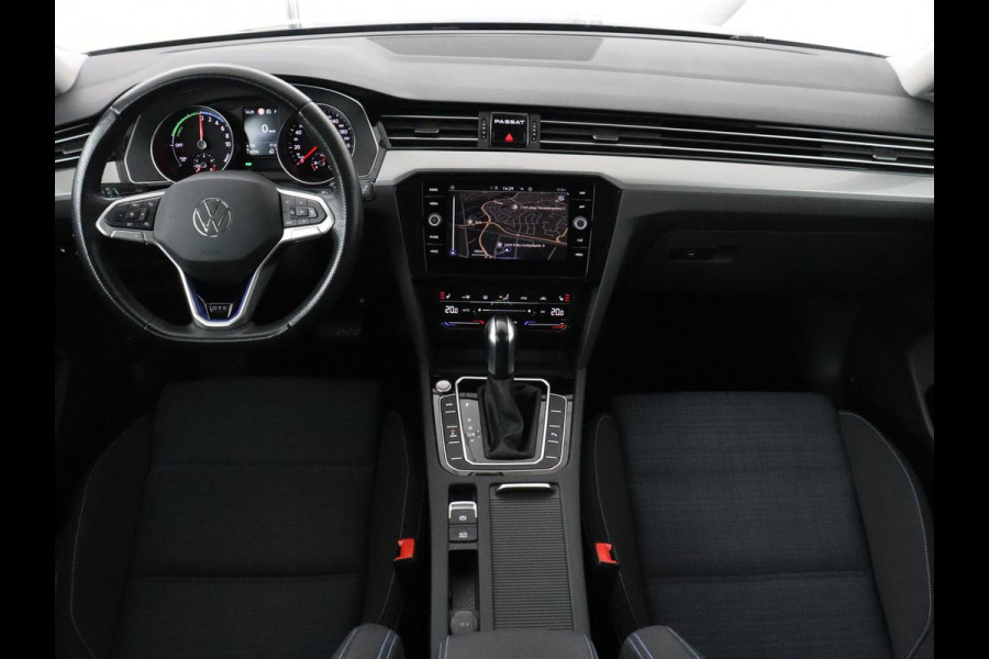 Volkswagen Passat Variant 1.4 TSI PHEV GTE Business | SOH 92,8% | Adaptive Cruise | Stoelverwarming | Massage | Camera | LED | Carplay | Climate control