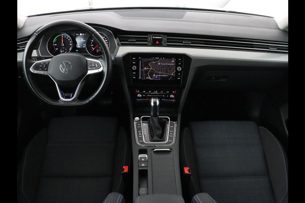 Volkswagen Passat Variant 1.4 TSI PHEV GTE Business | SOH 92,8% | Adaptive Cruise | Stoelverwarming | Massage | Camera | LED | Carplay | Climate control