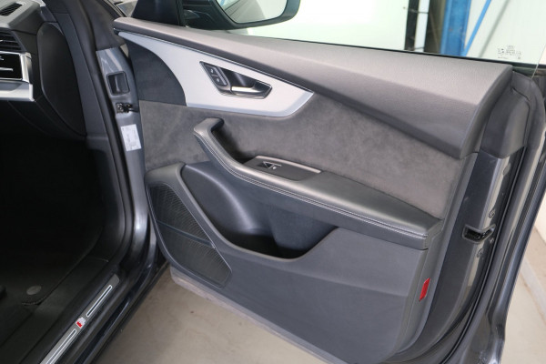 Audi Q8 55 TFSI e quattro Pro Line S 2X S-Line - Airco, Cruise, Navi, Luchtvering, Carplay, PDC, Trekhaak.