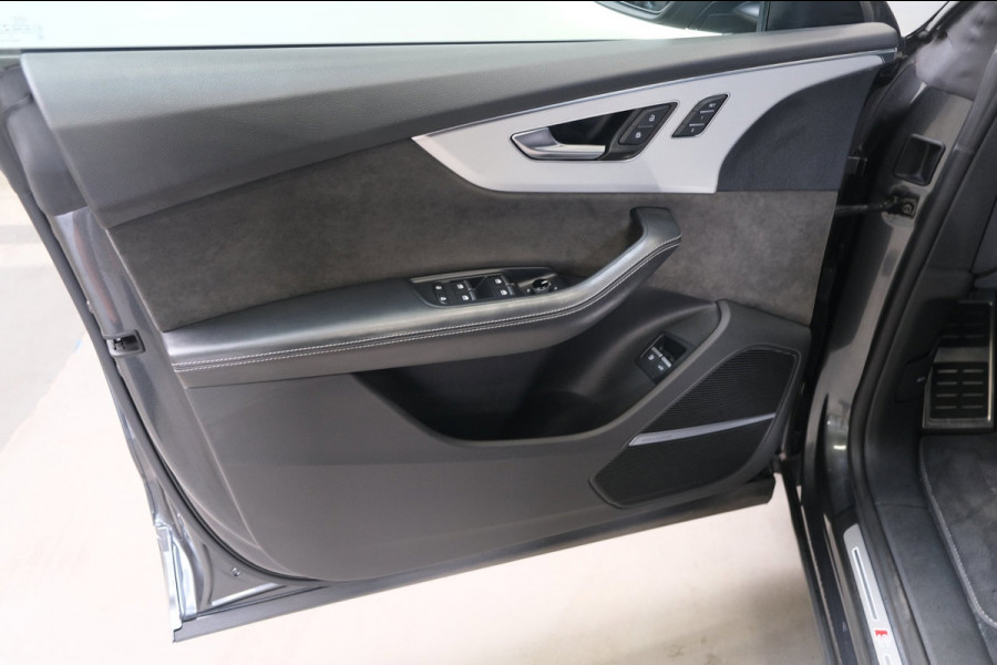 Audi Q8 55 TFSI e quattro Pro Line S 2X S-Line - Airco, Cruise, Navi, Luchtvering, Carplay, PDC, Trekhaak.