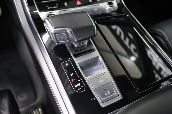 Audi Q8 55 TFSI e quattro Pro Line S 2X S-Line - Airco, Cruise, Navi, Luchtvering, Carplay, PDC, Trekhaak.