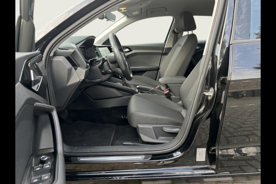 Audi A1 Sportback 30 TFSI epic 116pk | Navigatie | Climatronic | Stoelverwarming | Climatronic | Parkeersenoren voor en achter
