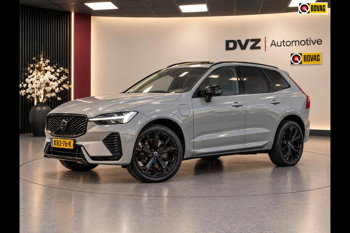 Volvo XC60 2.0 T6 PHEV 350PK AWD Plus Black Edition | Pano | SOH 99% | Surround View | Trekhaak | BTW